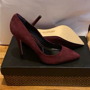 Charles David. Suede. Size 7.5. Burgundy.